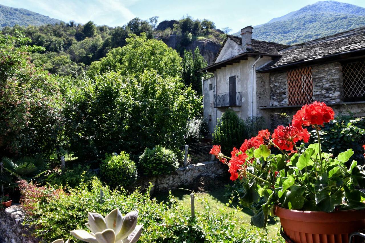 La Taverna Del Monte Hotel Ornavasso Buitenkant foto